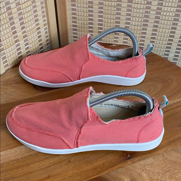 Vionic Beach Collection Woman’s 8 Malibu Slip-On Poppy Canvas Sneaker - Picture 4 of 7